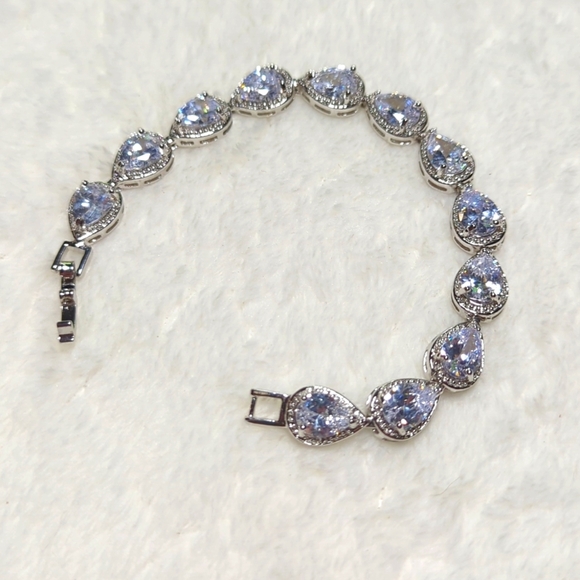 Jewelry - Y2K Cubic Zirconia Rhodium Plating Pear Shaped Stone Tennis Bracelet